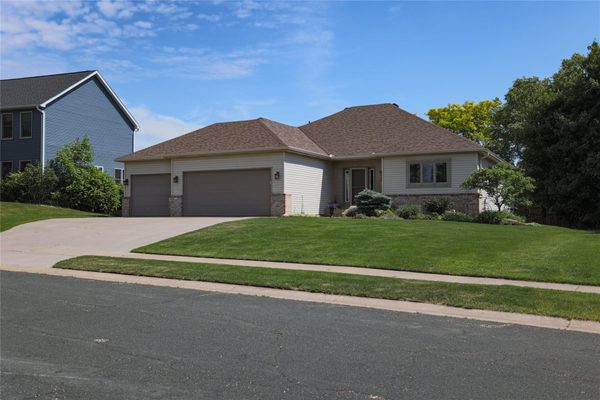 2400 Emerald Bend, Hudson WI 54016 - Residential house for sale - MLS #1601816 - image1