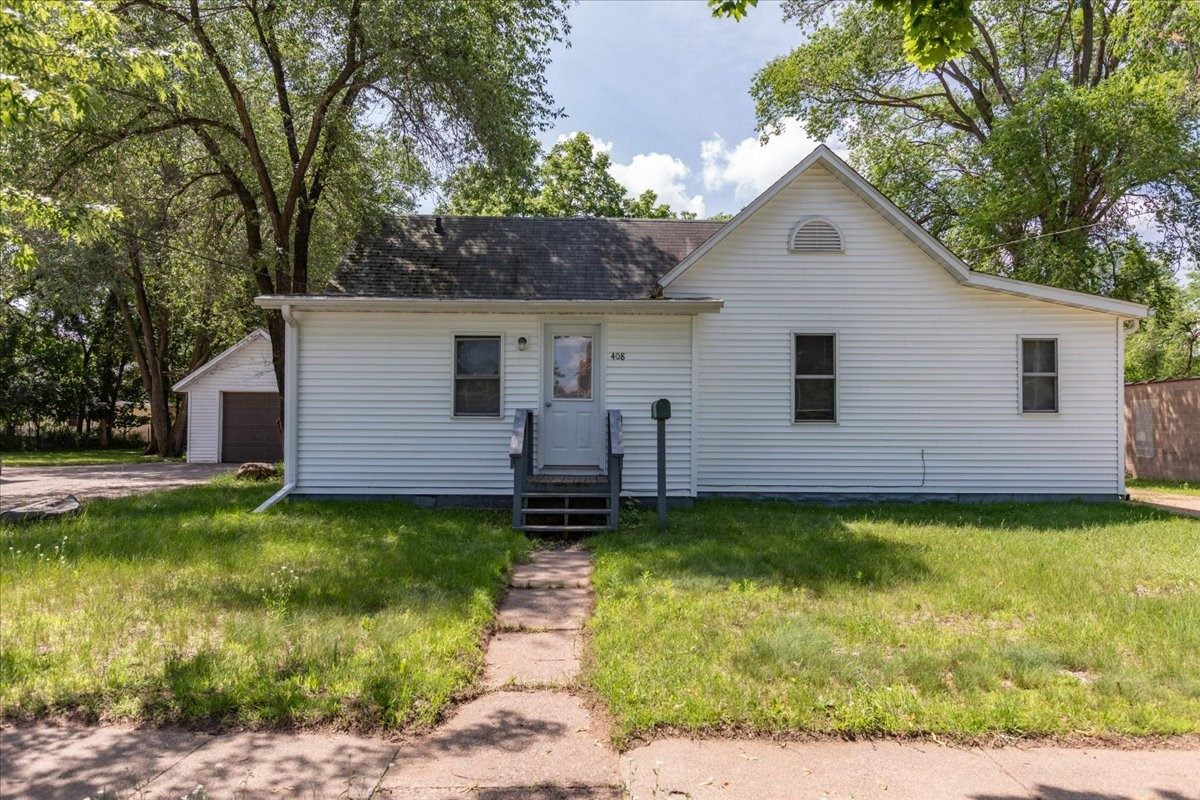 408 18th Avenue, Menomonie WI 54751 - ResidentialIncome house for sale - MLS #1603009 - image1