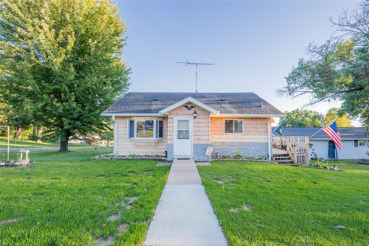 423 Bates Street, Cornell WI 54732 - Residential house for sale - MLS #1605010 - image2