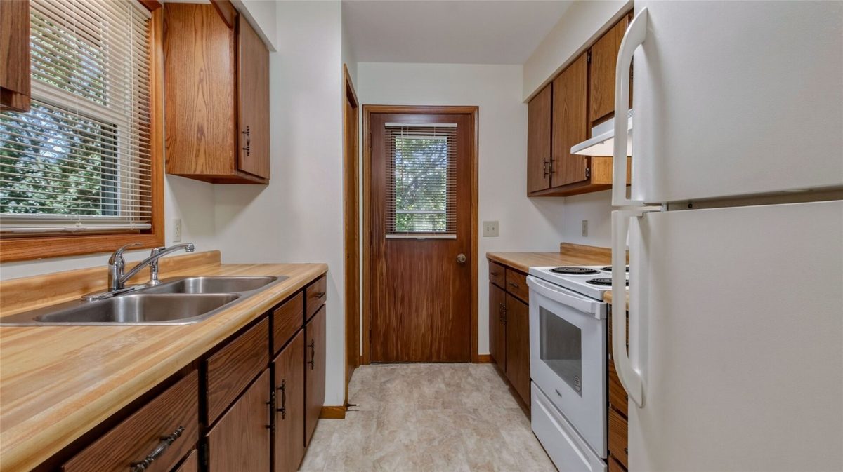 2810 & 2812 Hallie Lane, Eau Claire WI 54703 - ResidentialIncome house for sale - MLS #1605204 - image3
