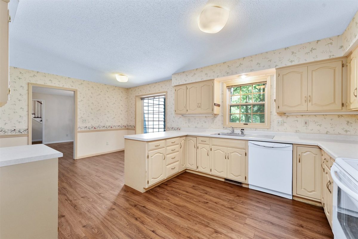 137 Canterbury Road, Eau Claire WI 54701 - Residential house for sale - MLS #1603482 - image10
