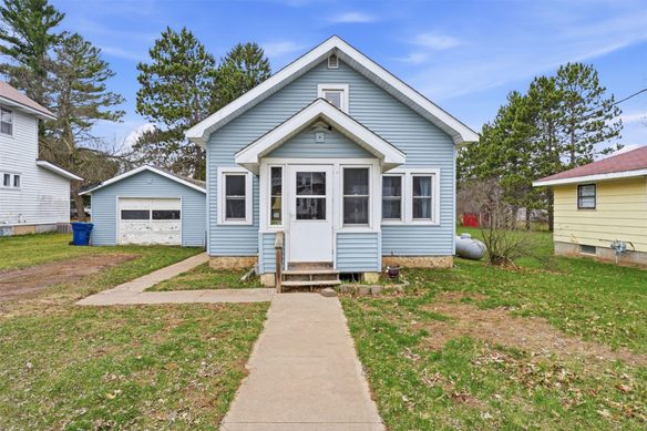 215 3rd Avenue S, Dallas, WI