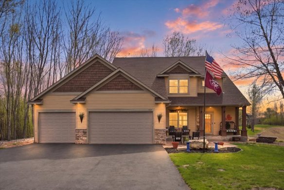 1431 Pioneer Circle, Houlton WI 54082 - Residential house for sale - MLS #1600691 - image1