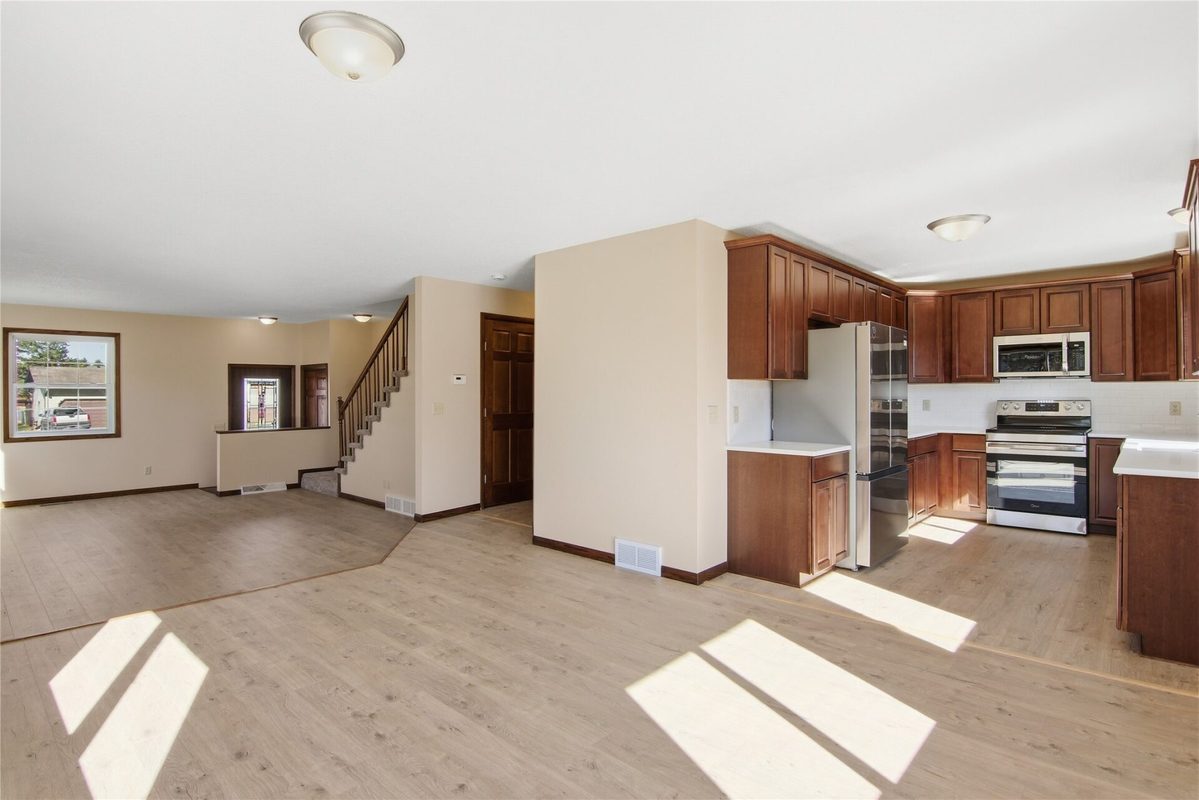 3411 Ridgeway Drive Eau Claire WI 54701 — photo 7