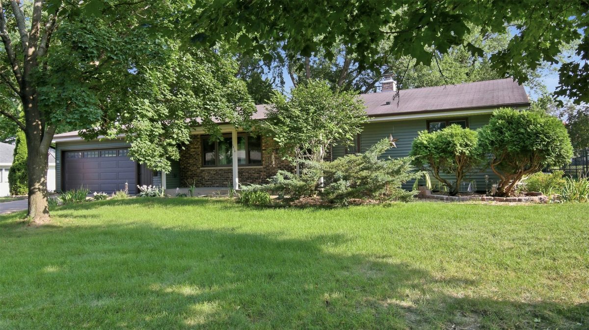 1819 Grandview Drive, Eau Claire WI 54703 - Residential house for sale - MLS #1603992 - image2