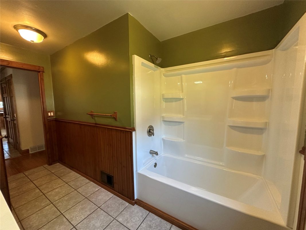 E910 Cedar Road, Eau Claire WI 54701 - Residential house for sale - MLS #1603236 - image11