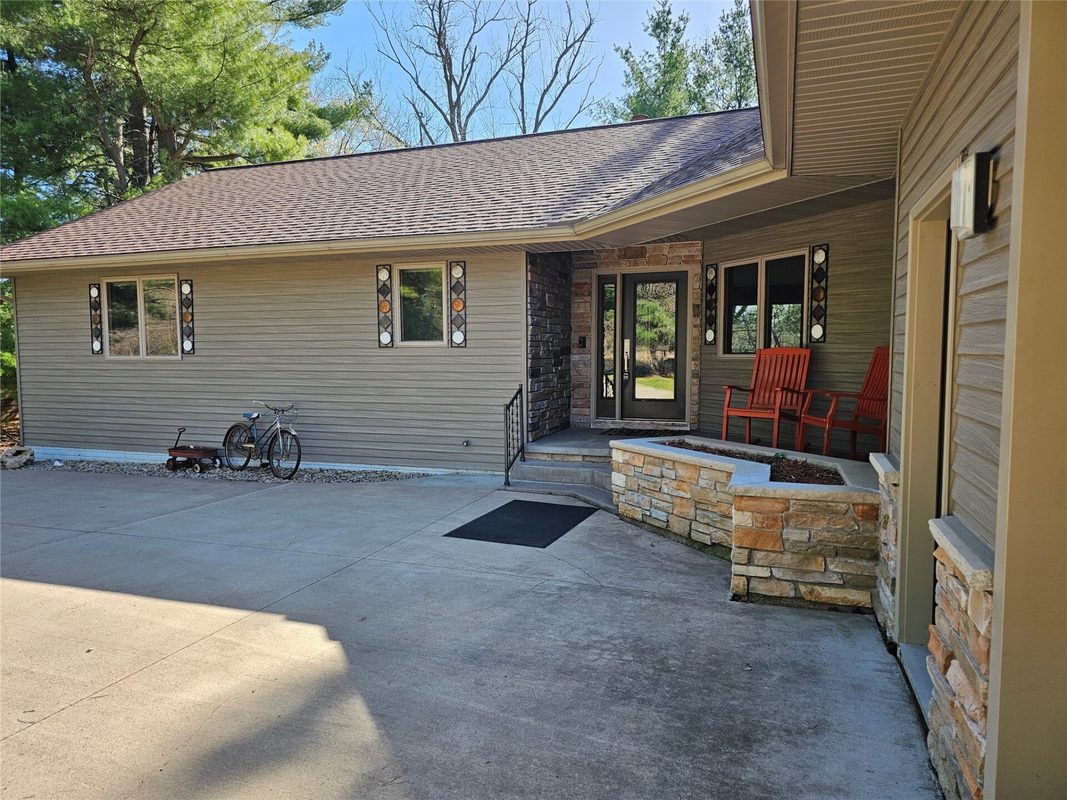 W10439 880th Avenue, River Falls, WI — photo 3