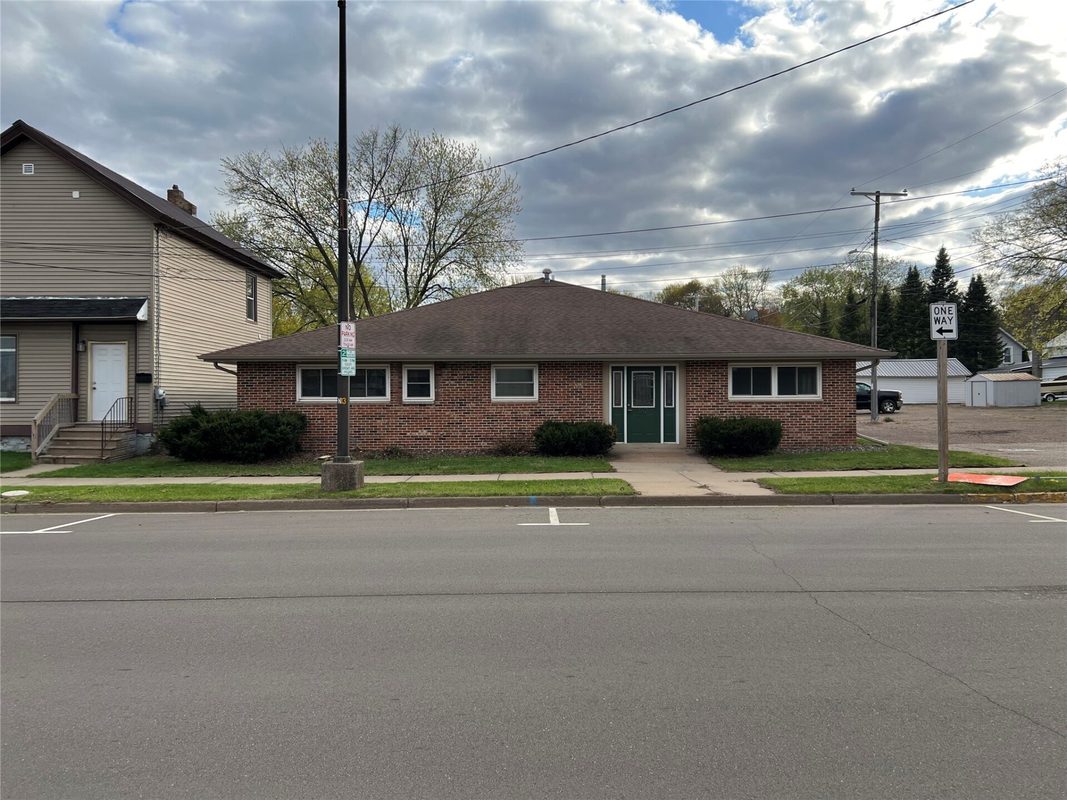 512 Bay Street, Chippewa Falls WI 54729 - CommercialSale house for sale - MLS #1600662 - image2