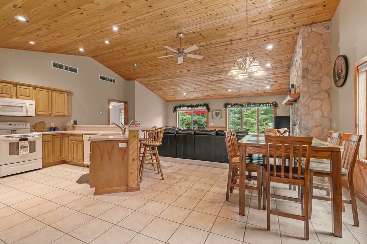 110 Stariha Court, Shell Lake WI 54871 - Residential house for sale - MLS #1605007 - image8