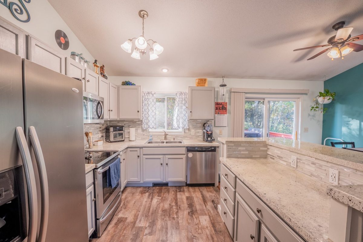 2411 Kenora Parkway, Eau Claire WI 54703 - Residential house for sale - MLS #1606120 - image12