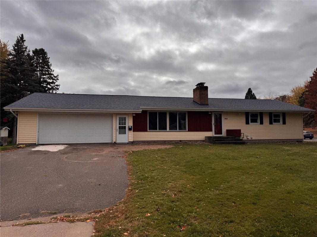 302 Wisconsin Avenue, Barron WI 54812 - Residential house for sale - MLS #1605959 - image2