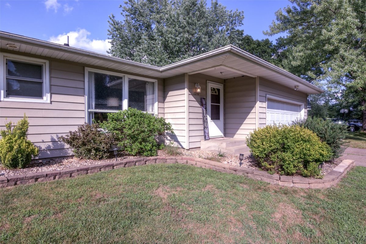 1216 Blueberry Drive, Eau Claire, WI