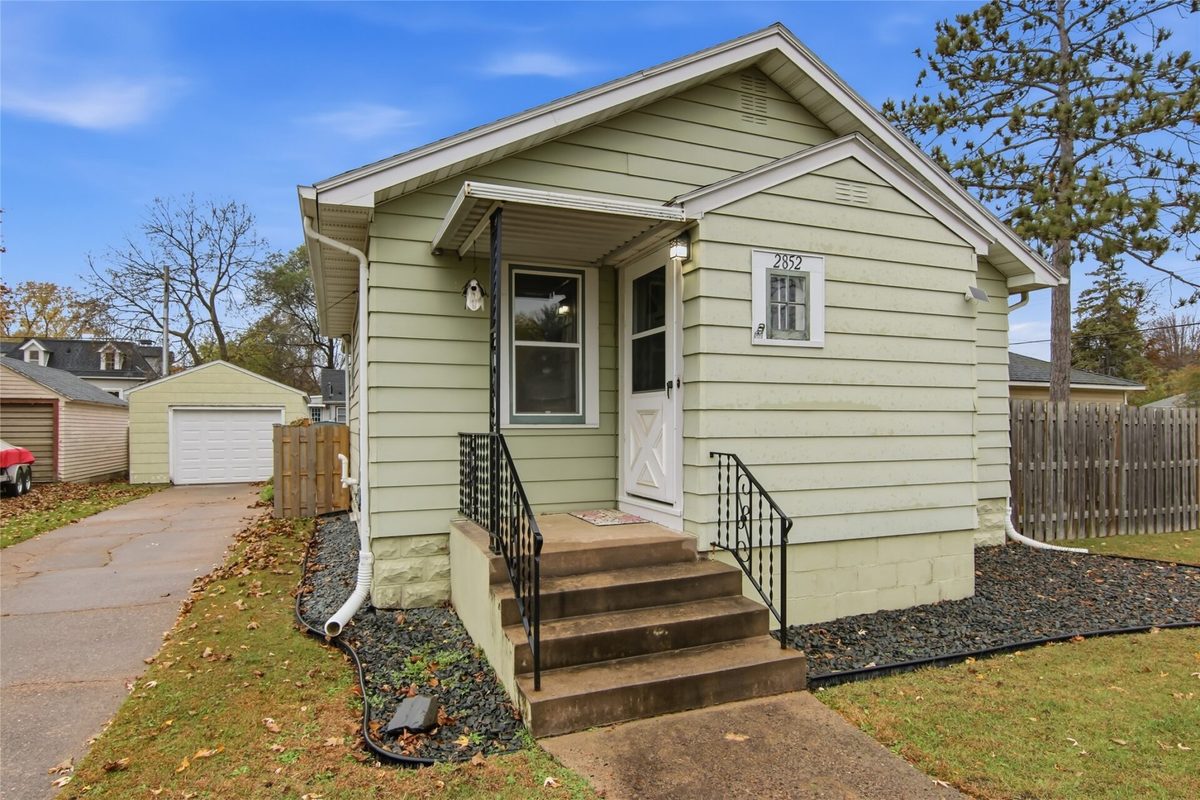 2852 5th Street, Eau Claire WI 54703 - Residential house for sale - MLS #1606288 - image2