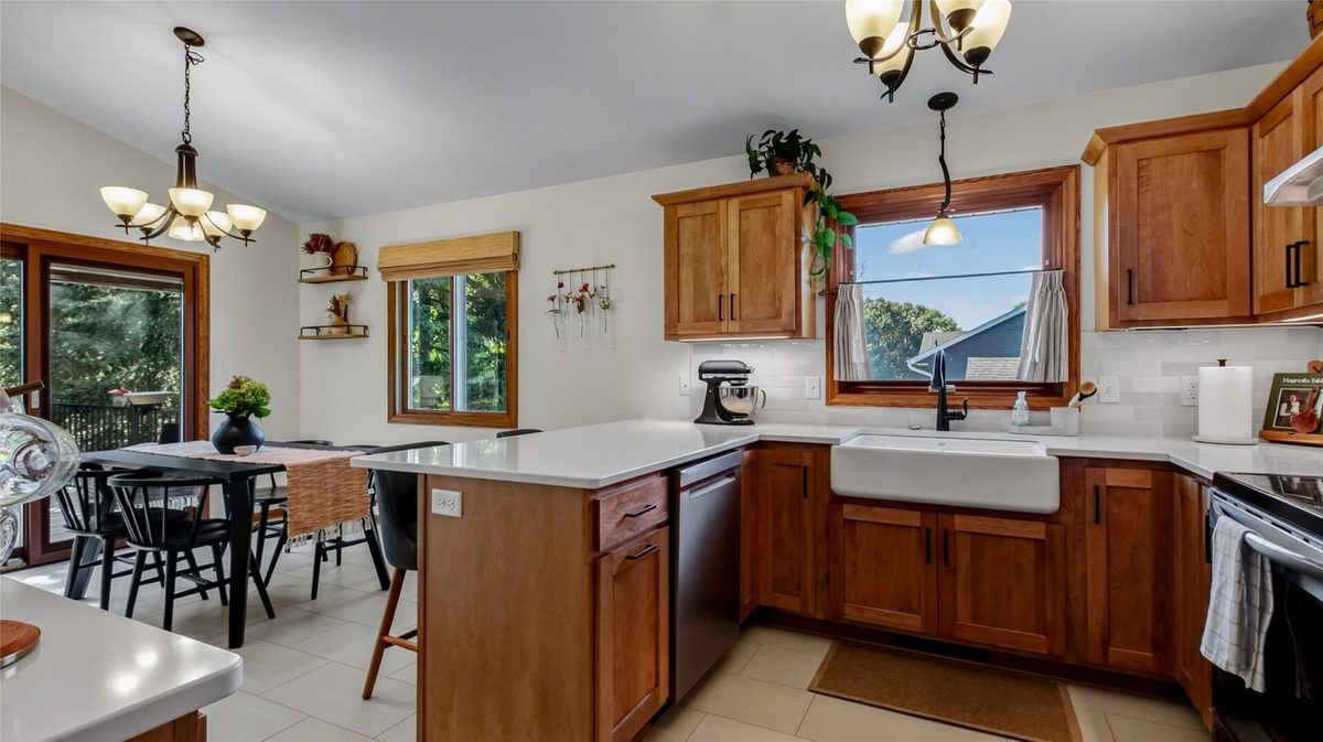 3309 Pointe Court, Eau Claire WI 54701 - Residential house for sale - MLS #1605029 - image10