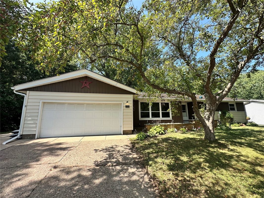 2322 16th Street, Eau Claire WI 54703 - Residential house for sale - MLS #1603787 - image2