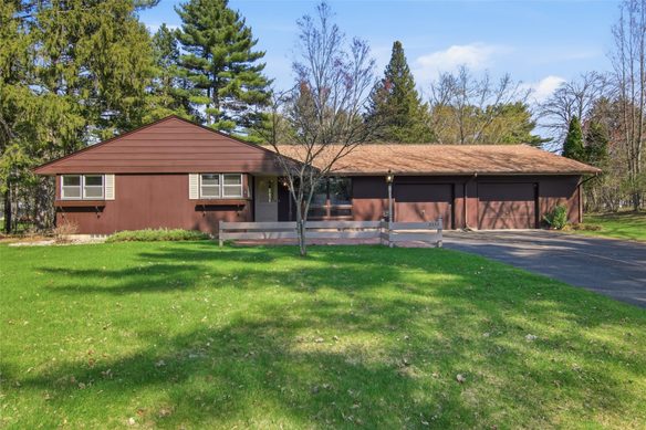 3333 Halsey Street, Eau Claire, WI