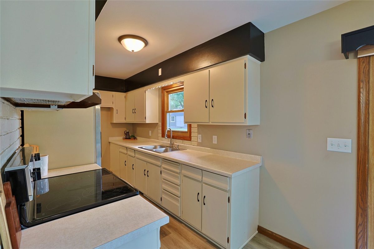 3045 Wedgewood Avenue, Eau Claire WI 54703 - Residential house for sale - MLS #1604462 - image15