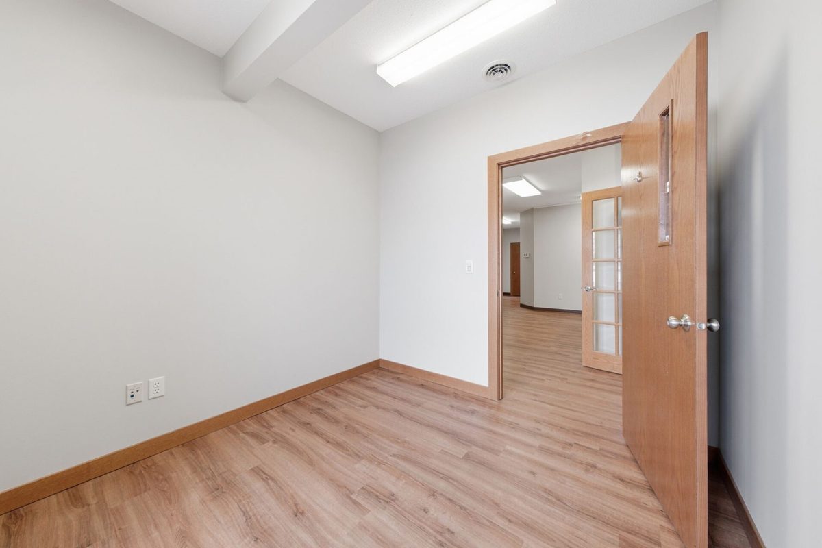 2910 Enloe Street Hudson WI 54016 — photo 4