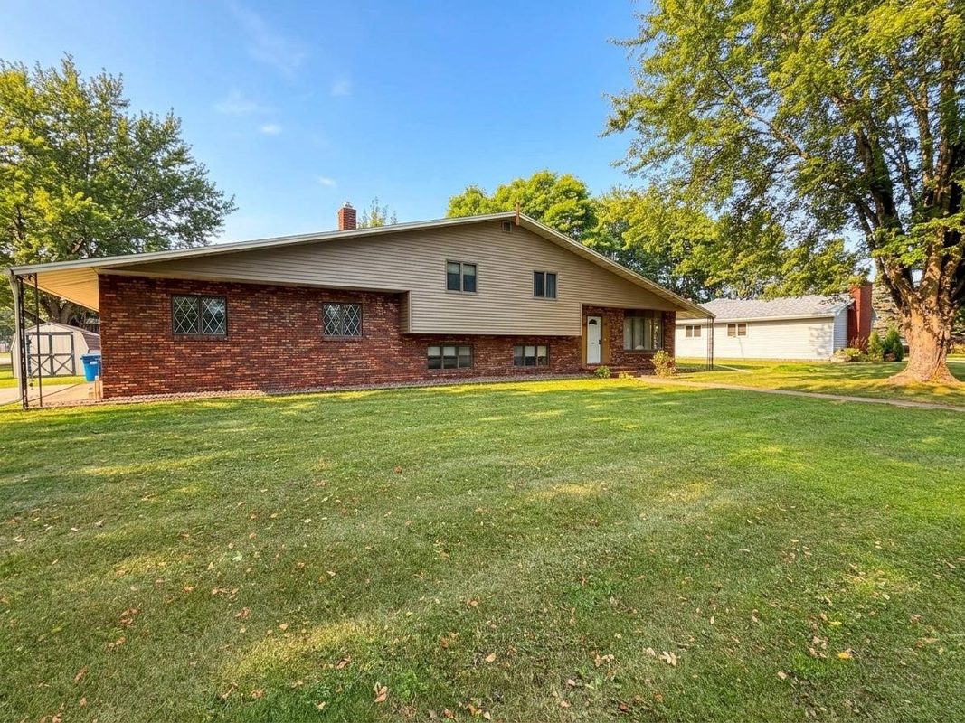 1006 Wisconsin Avenue, Rice Lake WI 54868 - Residential house for sale - MLS #1604871 - image2