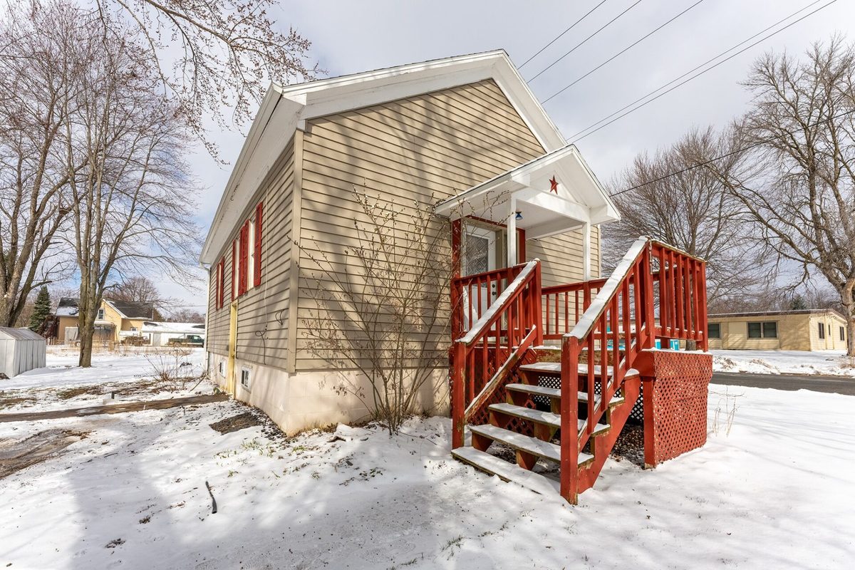 311 Water Street, Augusta, WI