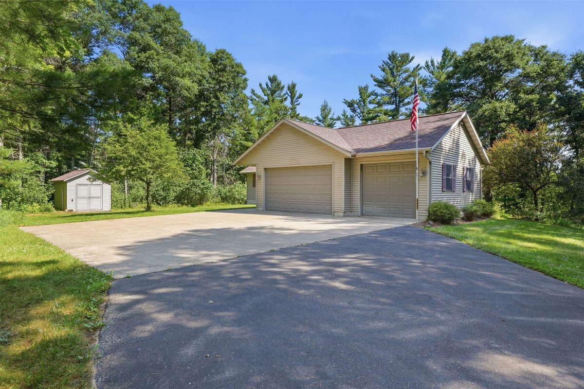 W10284 Deer Print Trail, Black River Falls WI 54615 - Residential house for sale - MLS #1603184 - image2