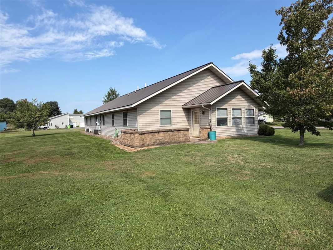 517 3rd St, Withee WI 54498 - ResidentialIncome house for sale - MLS #1604343 - image3