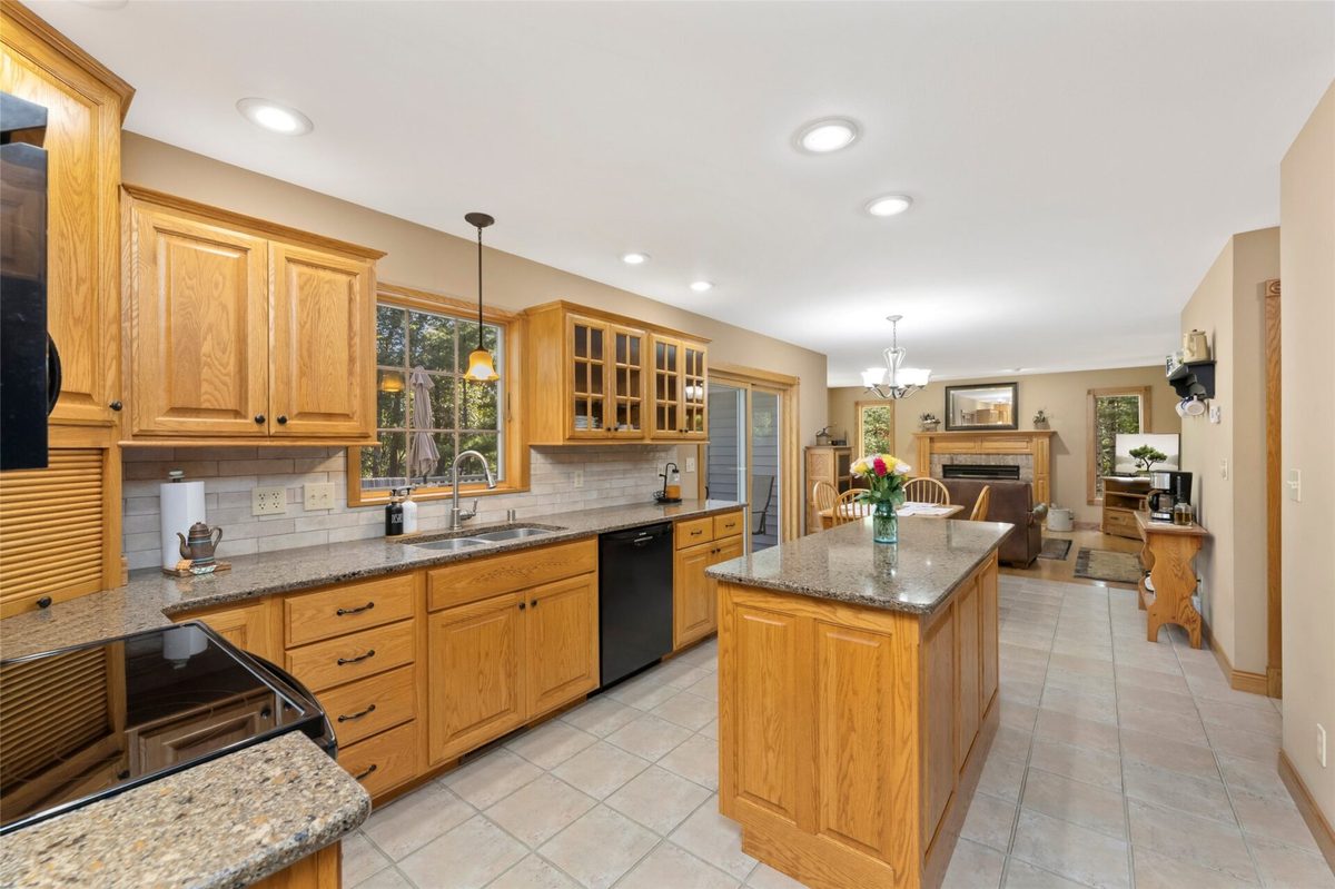 W10330 Deer Print Trail, Black River Falls WI 54615 - Residential house for sale - MLS #1605041 - image11