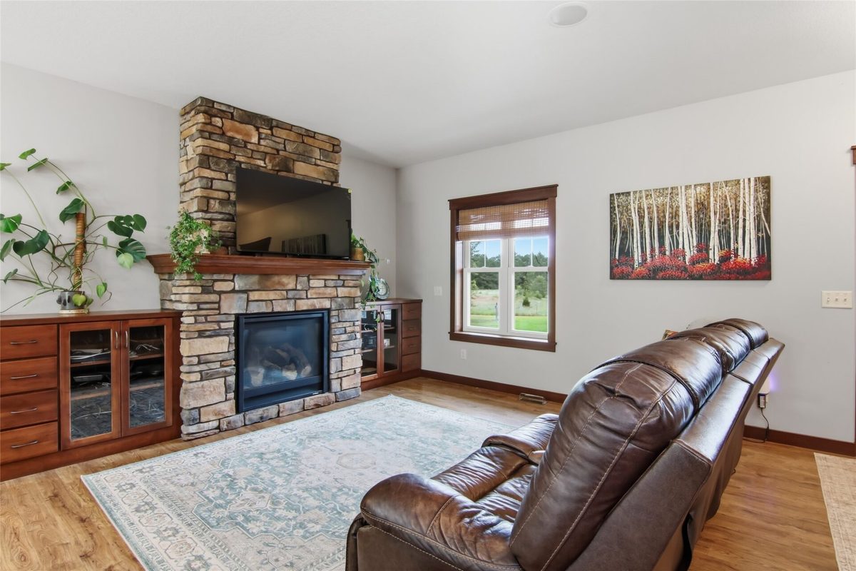 N1833 980th Street, Eau Claire WI 54701 - Residential house for sale - MLS #1603834 - image3