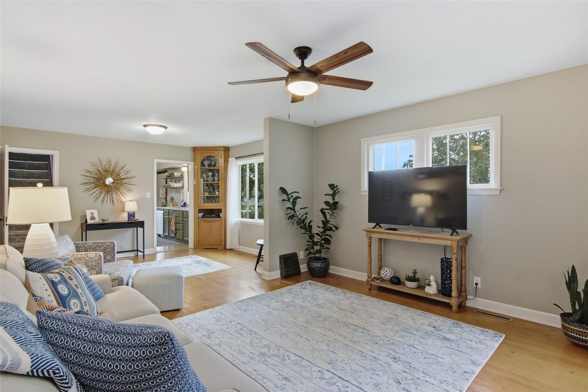 1324 Sherwin Avenue, Eau Claire WI 54701 - Residential house for sale - MLS #1605288 - image2