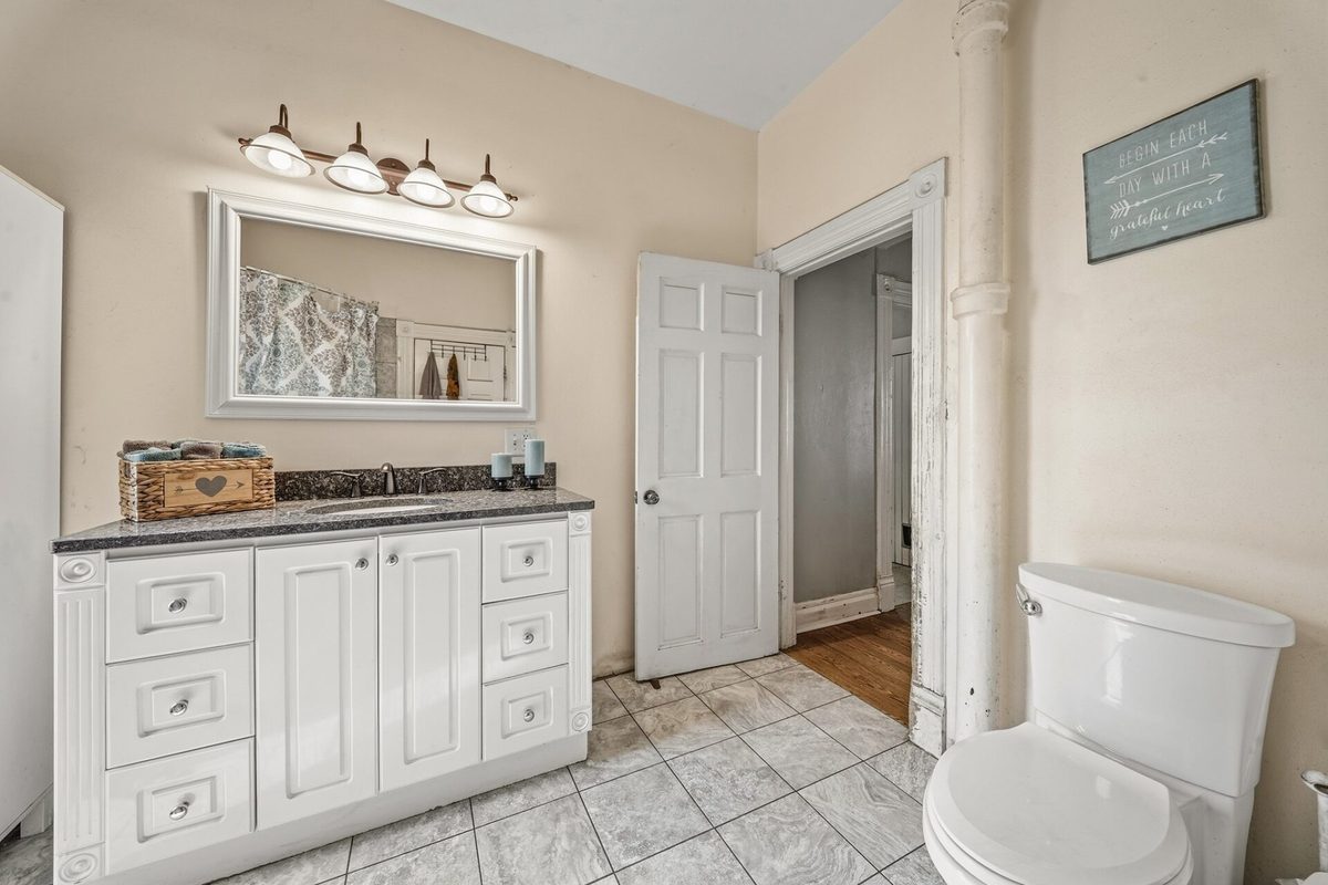 1551 Madison Street, Eau Claire WI 54703 - Residential house for sale - MLS #1604339 - image17