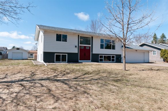 932 Yorkshire Avenue Rice Lake WI 54868 — photo 1