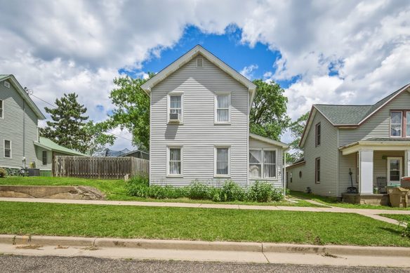 7 Rural Street, Chippewa Falls WI 54729 - Residential house for sale - MLS #1602126 - image1