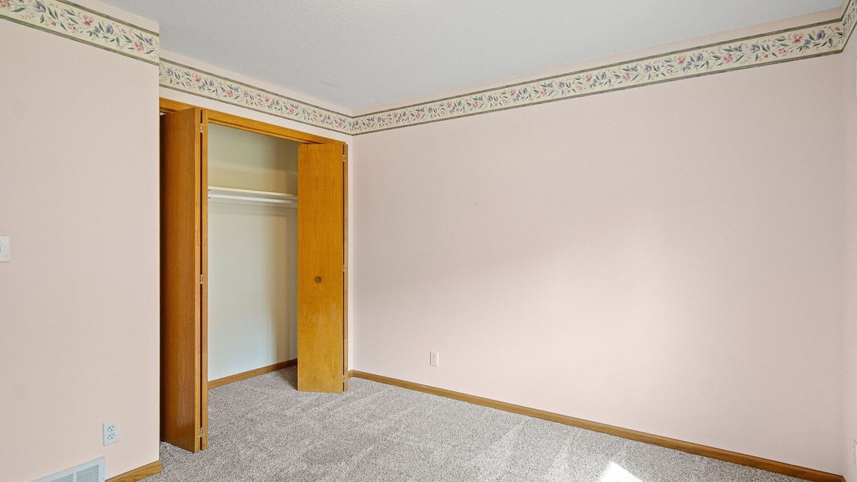 5211 Hamilton Avenue Eau Claire WI 54701 — photo 21