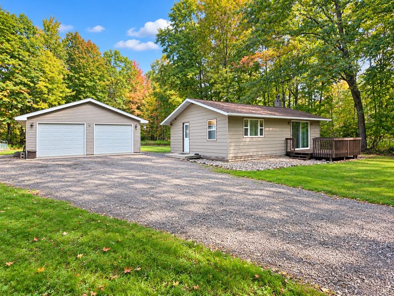6808 Woodland Lane