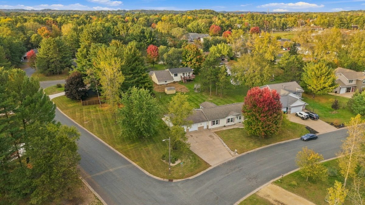 1027 Prairie Circle, Menomonie WI 54751 - Residential house for sale - MLS #1605849 - image3