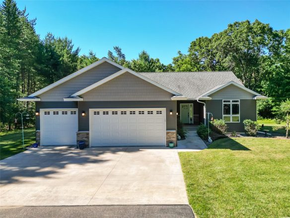 1347 Howard Drive, Eau Claire WI 54701 - Residential house for sale - MLS #1602547 - image1
