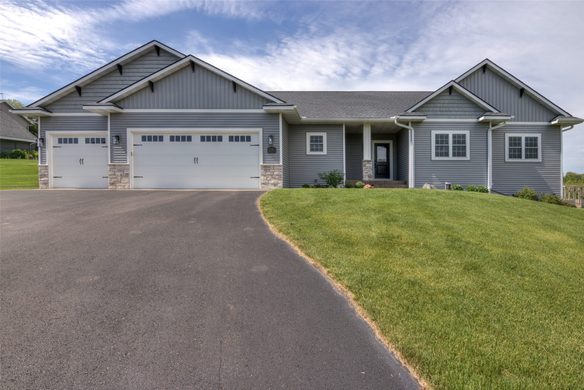E5045 Basswood Road, Eau Claire WI 54701 - Residential house for sale - MLS #1601576 - image1