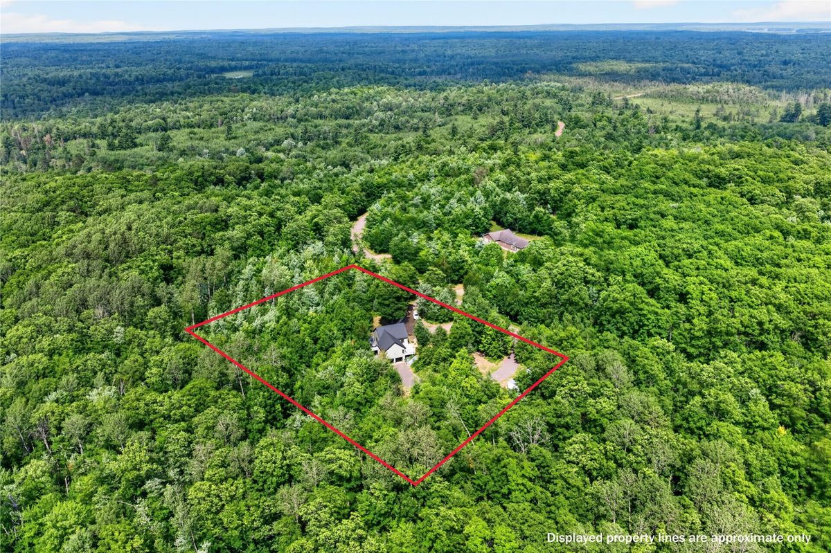42805 Woodcrest Drive 23/24, Cable, WI