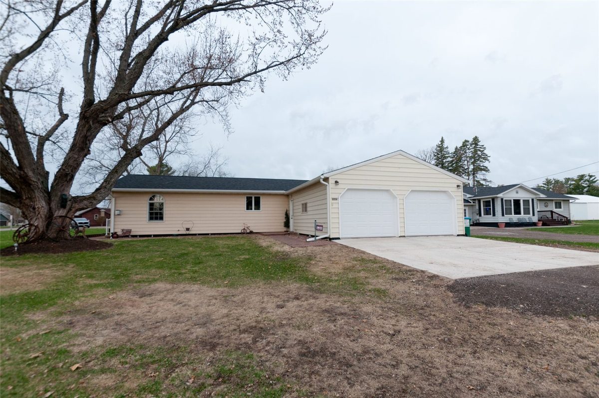 2254 20 1/2 Street, Rice Lake, WI — photo 2