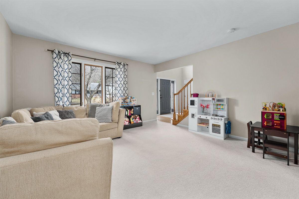 1011 Thompson Drive, Altoona, WI