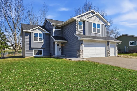 1630 5th Avenue, Baldwin WI 54002 - Residential house for sale - MLS #1599967 - image1