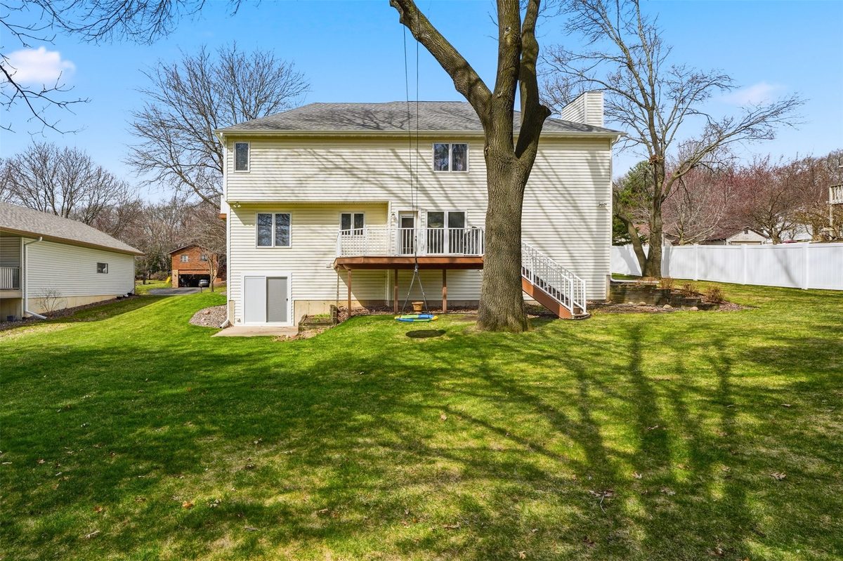 1011 Thompson Drive, Altoona, WI