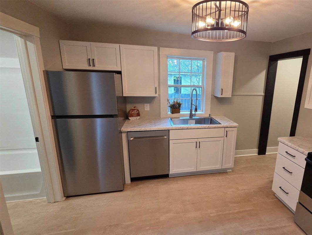 905 James Street, Eau Claire WI 54703 - Residential house for sale - MLS #1606306 - image2