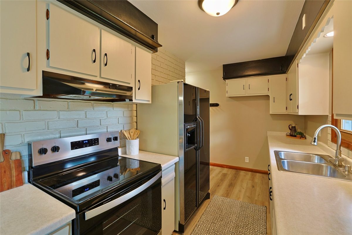 3045 Wedgewood Avenue, Eau Claire WI 54703 - Residential house for sale - MLS #1604462 - image16