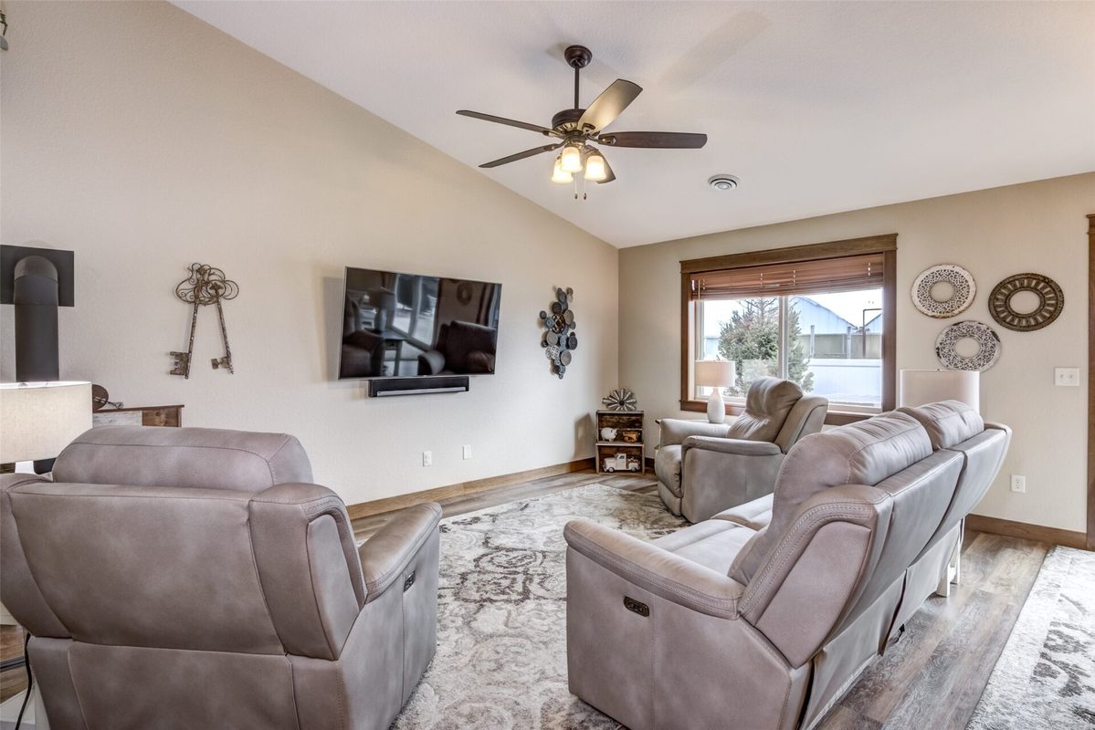 5609 Green Park Drive, Eau Claire, WI — photo 7