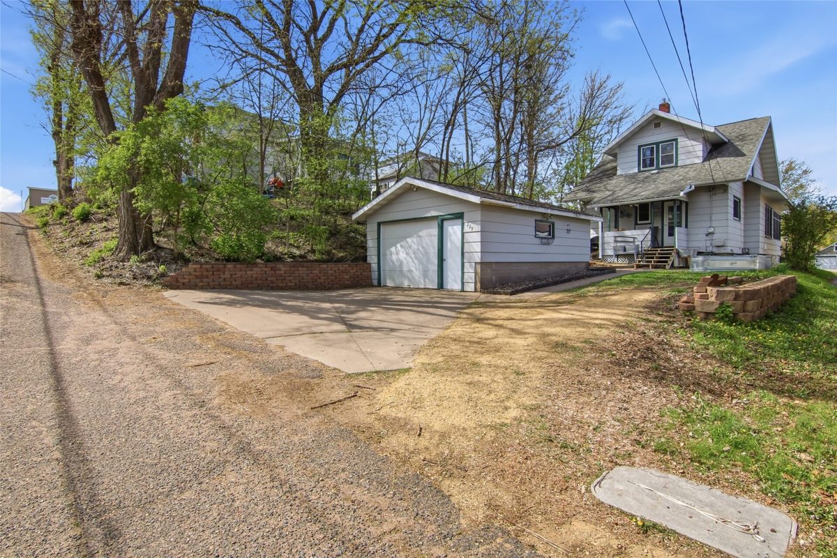 229 W Elm Street, Chippewa Falls, WI — photo 22