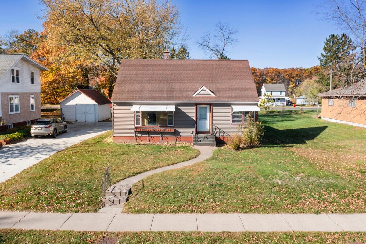 1695 2nd Avenue, Cumberland WI 54829 - Residential house for sale - MLS #1606160 - image2