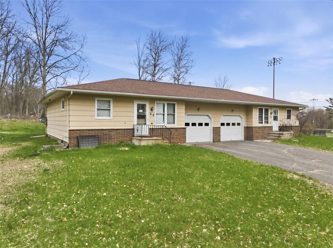 916-918 Michigan Street, Spooner WI 54801 - ResidentialIncome house for sale - MLS #1602379 - image2