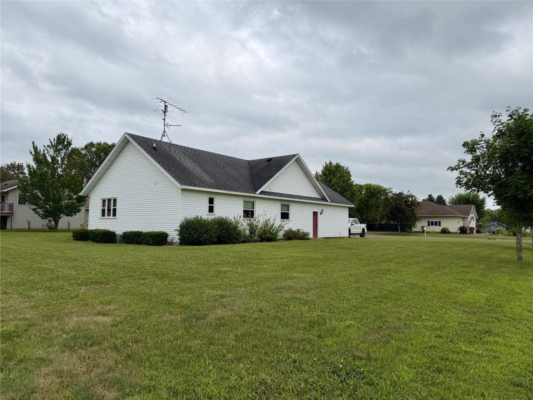 2321 5th Avenue, Bloomer, WI