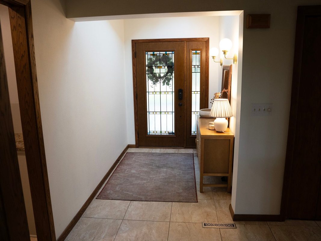 990 Blackoak Road, Eau Claire WI 54701 - Residential house for sale - MLS #1603576 - image2